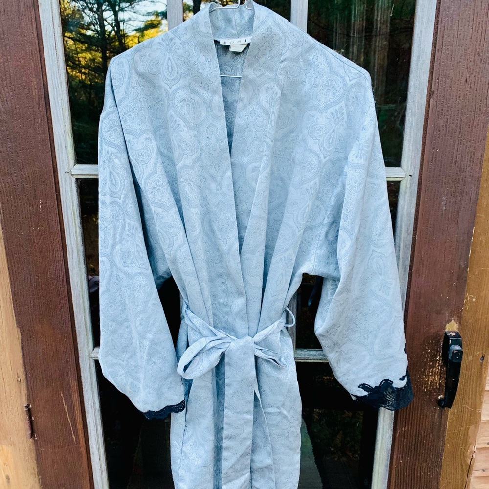 Josie grey silver Sil lace bathrobe lingerie paisley kimono style robe